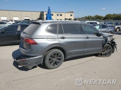 Trzecie zdjęcie samochodu z tyłu: 2024 VOLKSWAGEN TIGUAN SE VIN:3VV3B7AX5RM066731 - miniatura