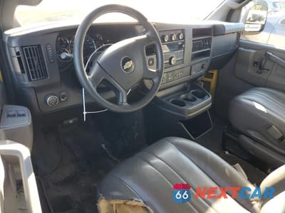 Zdjęcie 8 z 12 samochodu: 2019 CHEVROLET EXPRESS G2500 VIN:1GCWGAFP4K1335825 - miniatura