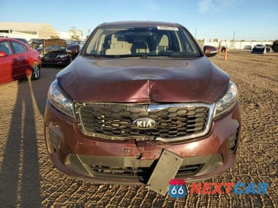 Piąte zdjęcie samochodu w środku: 2019 KIA SORENTO LX VIN:5XYPGDA55KG530750 - miniatura