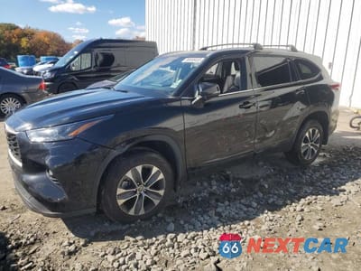2022 TOYOTA HIGHLANDER XLE 5TDGZRBH6NS236250 - główne zdjęcie licytacji z USA - miniatura