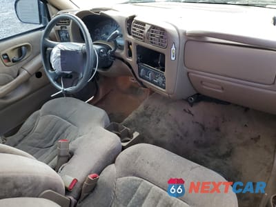 Zdjęcie 8 z 15 samochodu: 1998 CHEVROLET S TRUCK S10 VIN:1GCCS1446WK252696 - miniatura