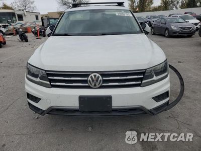 Piąte zdjęcie samochodu w środku: 2019 VOLKSWAGEN TIGUAN SE VIN:3VV2B7AX1KM039186 - miniatura