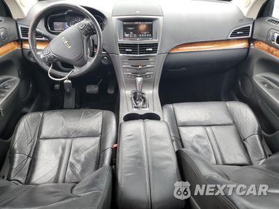 Zdjęcie 8 z 13 samochodu: 2014 LINCOLN MKT VIN:2LMHJ5AT8EBL55929 - miniatura