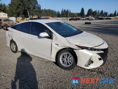 Czwarte zdjęcie samochodu z boku: 2019 TOYOTA PRIUS PRIME VIN:JTDKARFP3K3117863 - miniatura