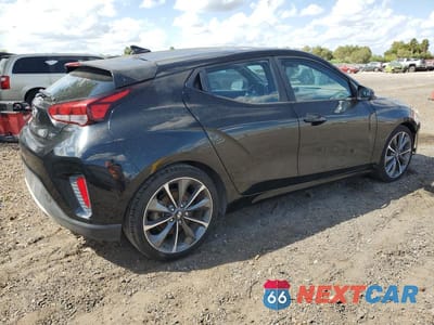 Trzecie zdjęcie samochodu z tyłu: 2020 HYUNDAI VELOSTER BASE VIN:KMHTG6AFXLU022322 - miniatura