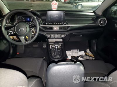 Zdjęcie 8 z 12 samochodu: 2020 KIA FORTE FE VIN:3KPF24AD0LE184574 - miniatura