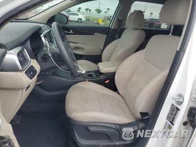 Zdjęcie 7 z 12 samochodu: 2019 KIA SORENTO L VIN:5XYPG4A34KG554424 - miniatura