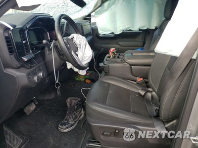Zdjęcie 7 z 12 samochodu: 2025 GMC SIERRA K1500 SLT VIN:3GTUUDED1SG198286 - miniatura