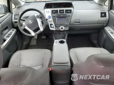 Zdjęcie 8 z 12 samochodu: 2012 TOYOTA PRIUS V VIN:JTDZN3EU2C3160535 - miniatura