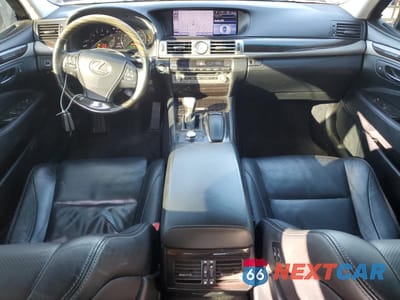 Zdjęcie 8 z 13 samochodu: 2013 LEXUS LS 460L VIN:JTHGL5EF0D5047231 - miniatura