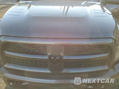 Zdjęcie 11 z 12 samochodu: 2016 RAM TRUCKS 2500 LARAM VIN:3C6UR5NL0GG336736 - miniatura
