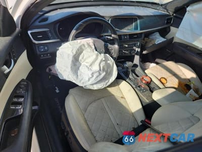 Zdjęcie 8 z 12 samochodu: 2018 KIA OPTIMA SXL VIN:5XXGV4L25JG206239 - miniatura