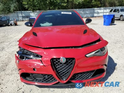 Piąte zdjęcie samochodu w środku: 2022 ALFA ROMEO GIULIA QUADRIFOGLIO VIN:ZARFAMEV2N7662914 - miniatura