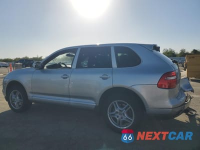 Drugie zdjęcie samochodu z przodu: 2010 PORSCHE CAYENNE VIN:WP1AA2AP2ALA12271 - miniatura
