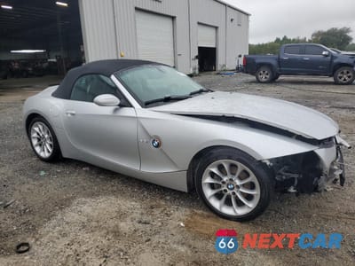 Czwarte zdjęcie samochodu z boku: 2004 BMW Z4 2.5 VIN:4USBT33564LR68577 - miniatura