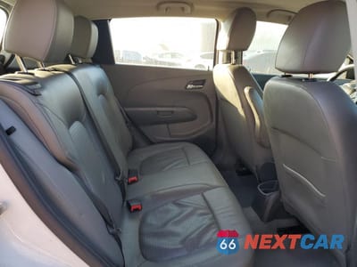 Zdjęcie 10 z 13 samochodu: 2014 CHEVROLET SONIC LTZ VIN:1G1JE6SB1E4111124 - miniatura