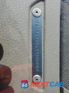 Zdjęcie 12 z 12 samochodu: 2004 VOLVO XC70 VIN:YV1SZ59HX41159008 - miniatura