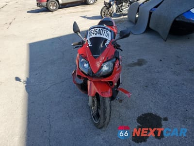 Drugie zdjęcie samochodu z przodu: 2001 HONDA CBR600 F4 VIN:JH2PC35061M205534 - miniatura