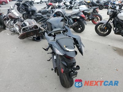 Czwarte zdjęcie samochodu z boku: 2020 SUZUKI GSX-R600 VIN:JS1GN7FA9L7100760 - miniatura