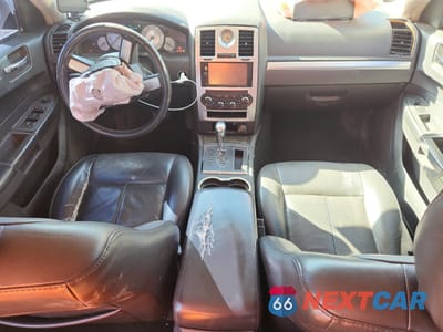 Zdjęcie 8 z 15 samochodu: 2010 CHRYSLER 300 TOURING VIN:2C3CA5CV7AH160764 - miniatura