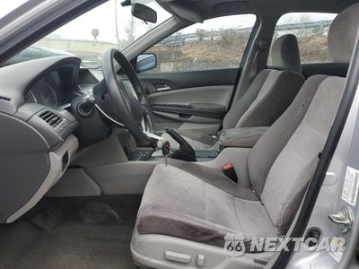 Zdjęcie 7 z 14 samochodu: 2010 HONDA ACCORD LXP VIN:1HGCP2F4XAA100585 - miniatura
