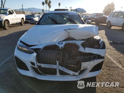 Piąte zdjęcie samochodu w środku: 2022 BMW M440XI GRAN COUPE VIN:WBA13AW04NFM24131 - miniatura