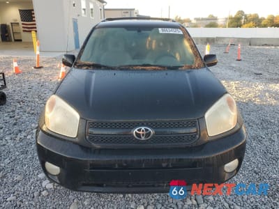 Piąte zdjęcie samochodu w środku: 2004 TOYOTA RAV4 VIN:JTEHD20V240030133 - miniatura