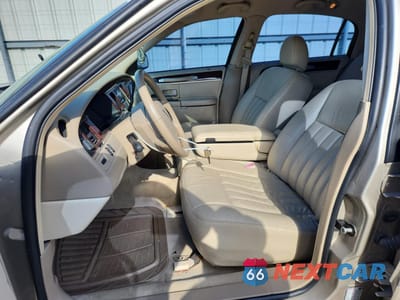Zdjęcie 7 z 13 samochodu: 2006 LINCOLN TOWN CAR SIGNATURE VIN:1LNHM81W16Y610911 - miniatura