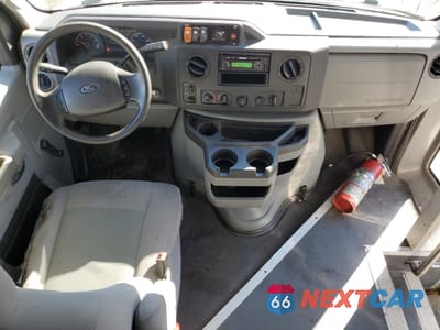 Zdjęcie 8 z 13 samochodu: 2016 FORD ECONOLINE E450 SUPER DUTY CUTAWAY VAN VIN:1FDFE4FS4GDC05699 - miniatura