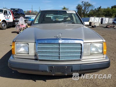 Piąte zdjęcie samochodu w środku: 1990 MERCEDES-BENZ 300 E 2.6 VIN:WDBEA26D2LB221888 - miniatura