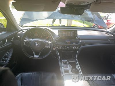 Zdjęcie 9 z 11 samochodu: 2018 HONDA ACCORD TOURING VIN:1HGCV2F99JA008899 - miniatura
