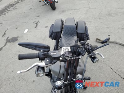 Piąte zdjęcie samochodu w środku: 2019 HARLEY-DAVIDSON FXBB VIN:1HD1YJJ35KC021518 - miniatura