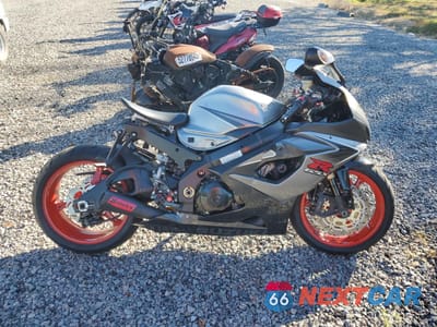 2006 SUZUKI GSX-R1000 JS1GT76AX62102752 - główne zdjęcie licytacji z USA - miniatura