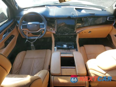 Zdjęcie 8 z 13 samochodu: 2022 JEEP GRAND WAGONEER SERIES III VIN:1C4SJVGJ3NS141643 - miniatura