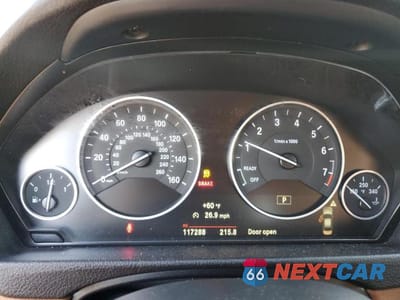 Zdjęcie 9 z 12 samochodu: 2017 BMW 330 XI VIN:WBA8D9G36HNU62702 - miniatura