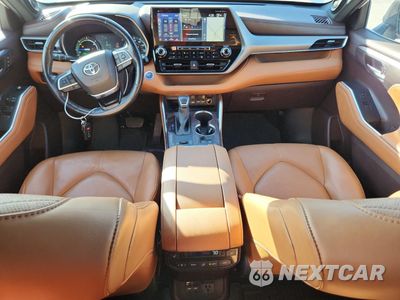 Zdjęcie 8 z 13 samochodu: 2021 TOYOTA HIGHLANDER HYBRID PLATINUM VIN:5TDEBRCH3MS021823 - miniatura