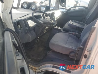 Zdjęcie 8 z 14 samochodu: 2021 ISUZU NPR VIN:54DB4W1D6MS202798 - miniatura