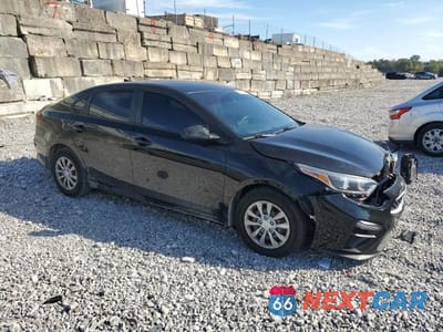 Czwarte zdjęcie samochodu z boku: 2021 KIA FORTE FE VIN:3KPF24AD3ME265912 - miniatura
