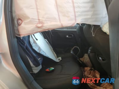 Zdjęcie 11 z 13 samochodu: 2017 JEEP RENEGADE LATITUDE VIN:ZACCJABB3HPG37775 - miniatura