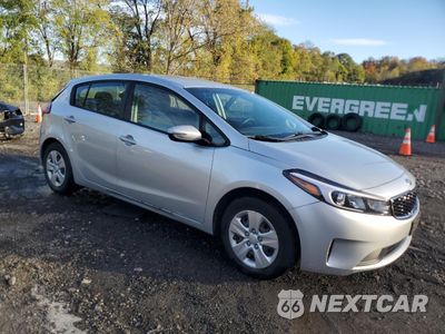 Czwarte zdjęcie samochodu z boku: 2018 KIA FORTE LX VIN:KNAFK5A83J5773066 - miniatura