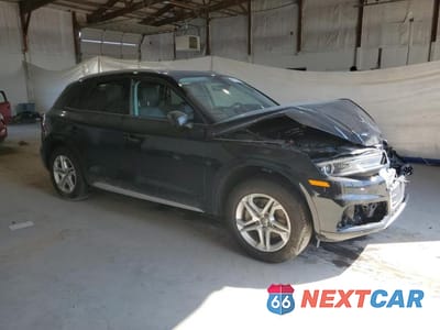 Czwarte zdjęcie samochodu z boku: 2018 AUDI Q5 PREMIUM VIN:WA1ANAFY3J2001779 - miniatura
