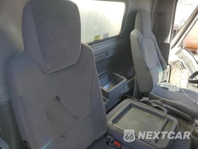 Zdjęcie 10 z 12 samochodu: 2021 ISUZU NPR HD VIN:JALC4W162M7005901 - miniatura