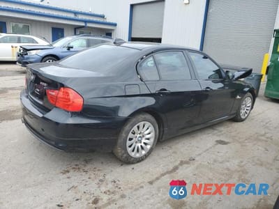 Trzecie zdjęcie samochodu z tyłu: 2009 BMW 328 XI SULEV VIN:WBAPK535X9A510731 - miniatura