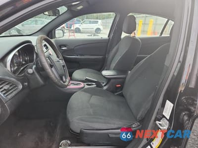 Zdjęcie 7 z 12 samochodu: 2012 CHRYSLER 200 LX VIN:1C3CCBAB2CN172378 - miniatura