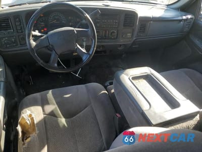 Zdjęcie 8 z 12 samochodu: 2006 CHEVROLET SILVERADO K2500 HEAVY DUTY VIN:1GCHK29D26E247336 - miniatura