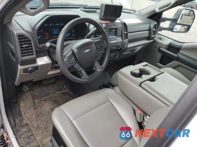Zdjęcie 8 z 12 samochodu: 2019 FORD F550 SUPER DUTY BUCKET TRUCK VIN:1FDUF5GT8KDA00476 - miniatura