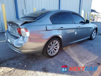 Trzecie zdjęcie samochodu z tyłu: 2011 BMW 328 XI SULEV VIN:WBAPK5C52BA656482 - miniatura