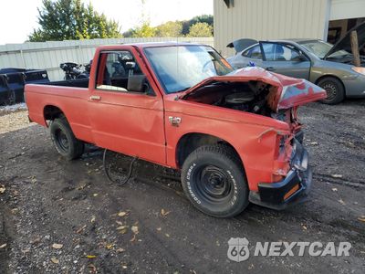Czwarte zdjęcie samochodu z boku: 1984 CHEVROLET S TRUCK S10 VIN:1GCBS14B1E8230515 - miniatura