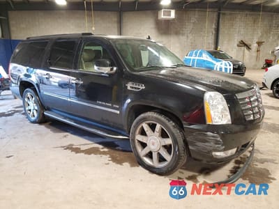 Czwarte zdjęcie samochodu z boku: 2012 CADILLAC ESCALADE ESV LUXURY VIN:1GYS4HEF1CR303355 - miniatura