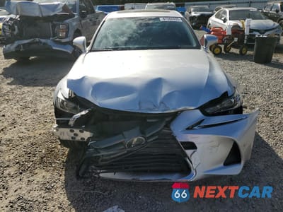 Piąte zdjęcie samochodu w środku: 2019 LEXUS IS 300 VIN:JTHBA1D24K5091043 - miniatura